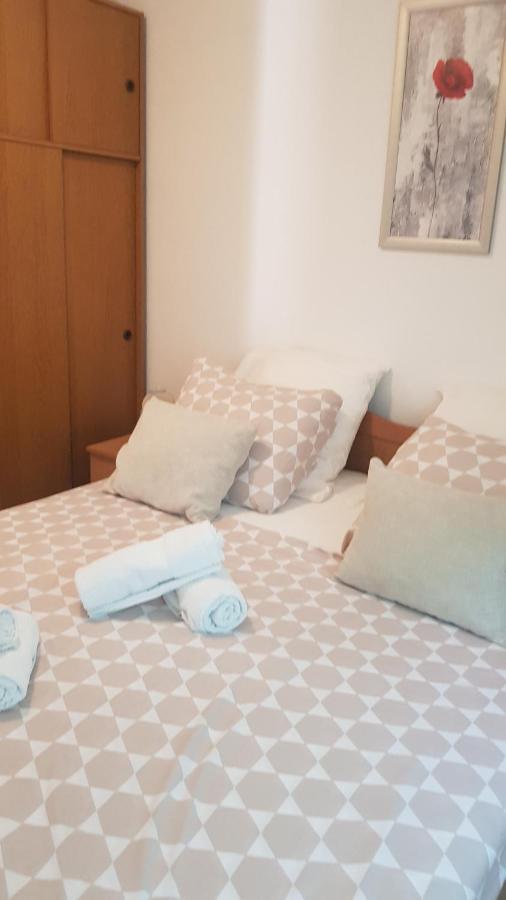 Astra Apartment Vir Luaran gambar